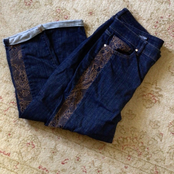 WHBM Mid Rise Everyday Soft Embellished Girlfriend Jeans in sz 12 - Picture 10 of 10